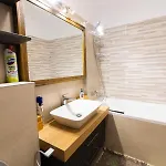 Pentha - Stylish And Spacious 2-bedroom Near Coresi Mall Braszów
