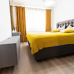 Апартаменти Pentha - Stylish And Spacious 2-bedroom Near Coresi Mall *