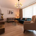 Апартаменты Pentha - Stylish And Spacious 2-bedroom Near Coresi Mall *