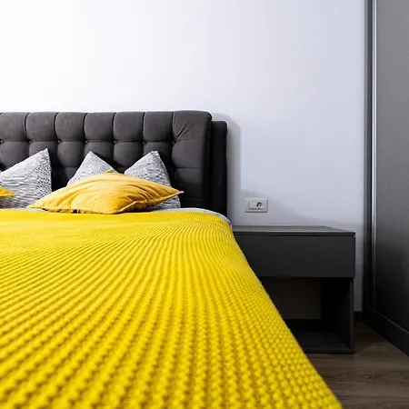 Pentha - Stylish And Spacious 2-bedroom Near Coresi Mall Апартаменты Брашов