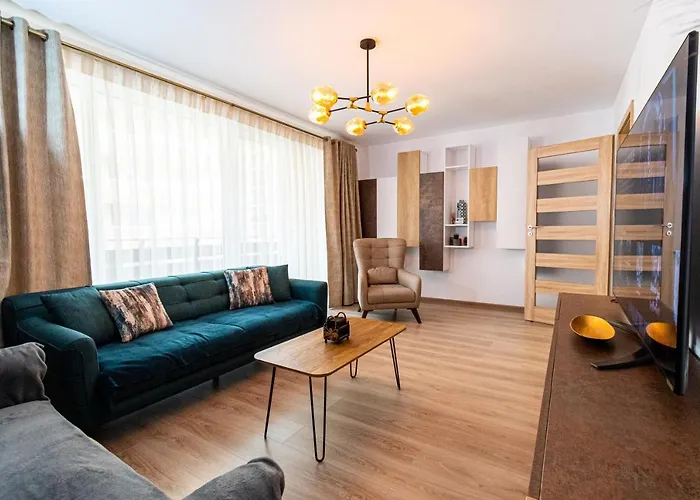 Apartment Pentha - Stylish And Spacious 2-bedroom Near Coresi Mall Brasov
