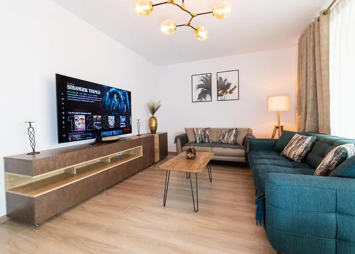 Pentha - Stylish And Spacious 2-bedroom Near Coresi Mall Apartment