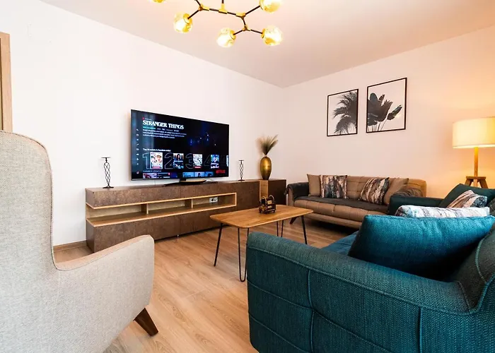 Apartment Pentha - Stylish And Spacious 2-bedroom Near Coresi Mall Brasov